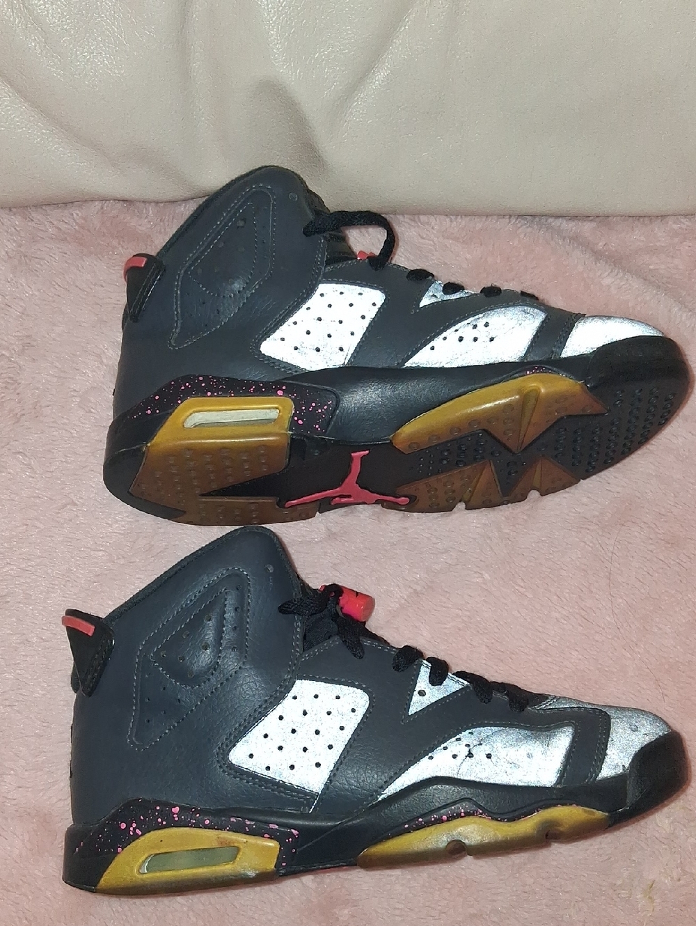 Air Jordan 6 Retro "Black Infrared" (2014) - Size 6.5Y / Women’s 8
